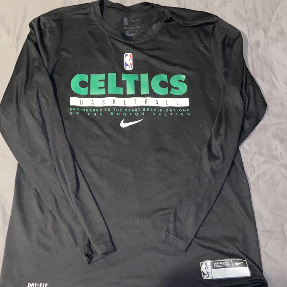 NBA Celtics Basketball Large Long Sleeve Dri-Fit